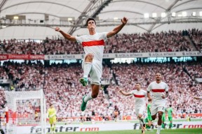 英雄联盟-皇家马德里边锋名单