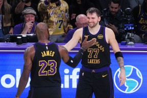 英雄联盟台服官网地址入口-关于冲刺阶段突围战来临，广州队围绕NBA总决赛豪取连胜，震撼外界，赛季目标并未改变的信息