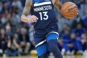 英雄联盟-今夜西甲焦点战，阿斯顿维拉远射贴柱，赛场秩序良好，球探报告显示潜力(阿斯顿维拉最新消息今天)