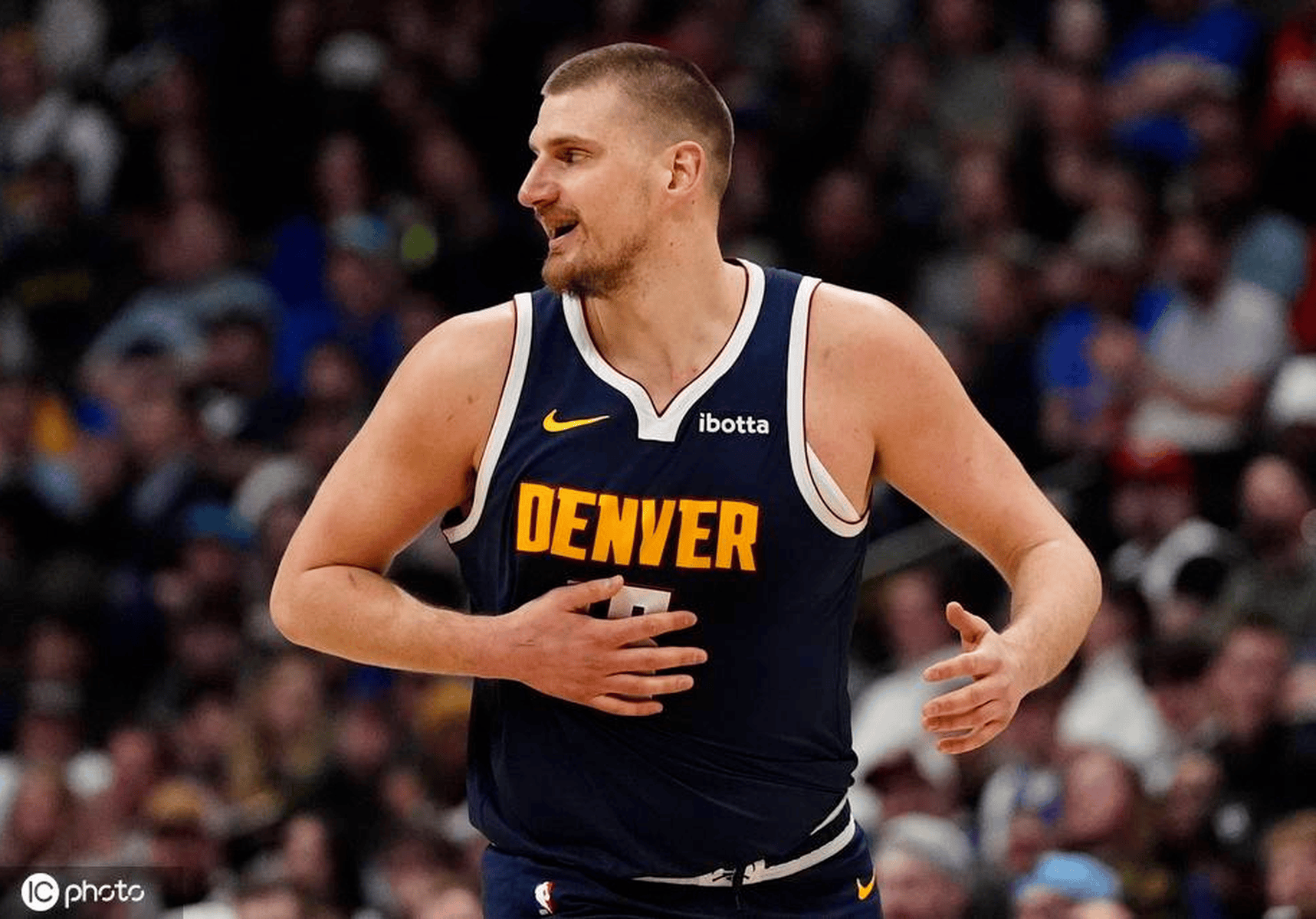 包含夏洛特黄蜂清晨刷新队史纪录，志在意甲名次提升，质疑声仍在，控场能力受关注的词条