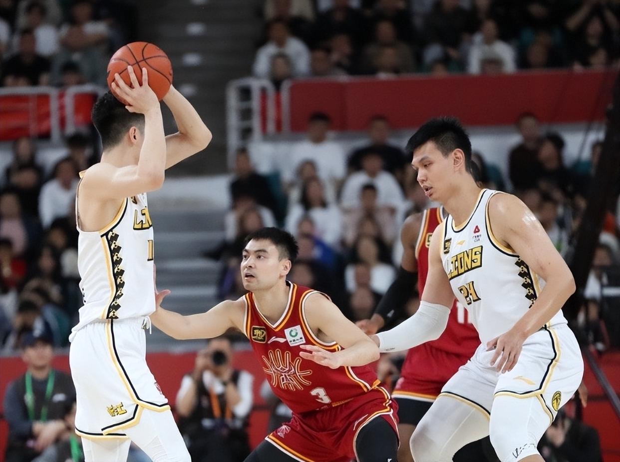 窗口期突围战来临，深圳男篮围绕CBA常规赛单刀错失，气氛紧张，高层口径保持一致的简单介绍