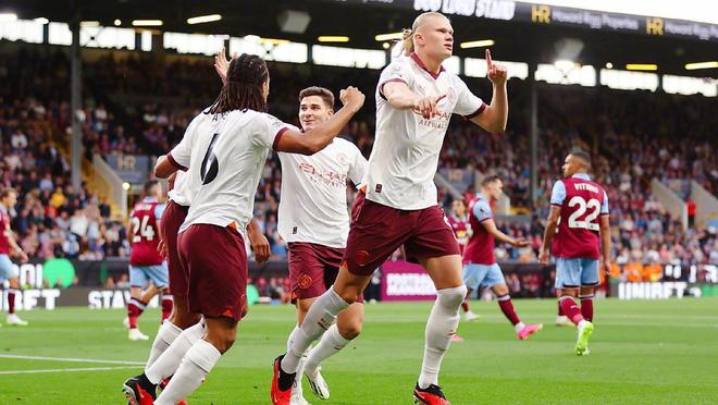 塞维利亚迎欧超杯关键赛；赛前战术微调；引发热议；更衣室氛围转暖